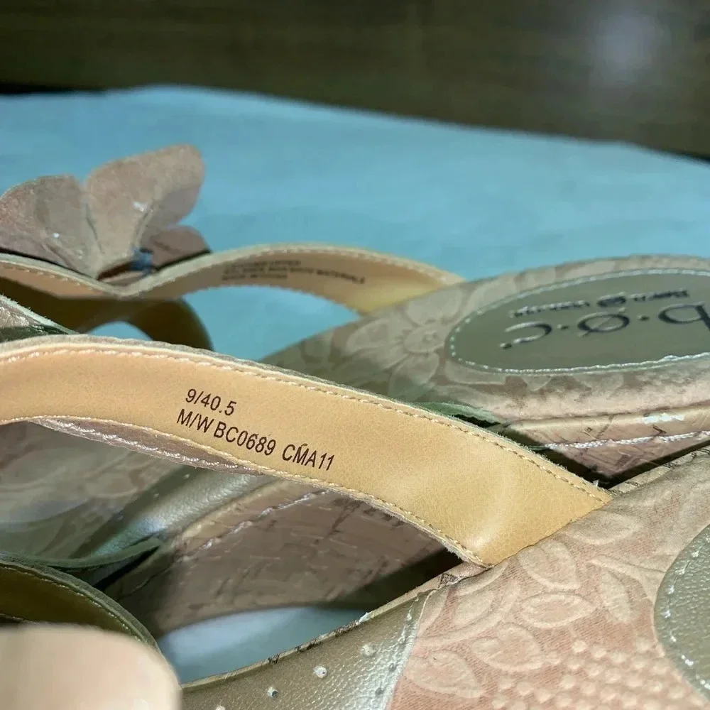 BOC cork wedge slip on sandals size 9 tan